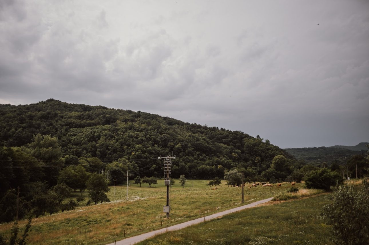 Special sort of house Stanjel Kras Slovenia Poroka Hisa Posebne sorte Tomaz Kos Weddings photographer 1