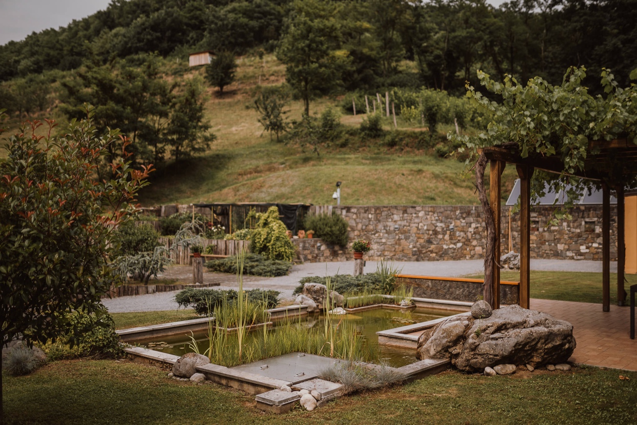 Special sort of house Stanjel Kras Slovenia Poroka Hisa Posebne sorte Tomaz Kos Weddings photographer 2